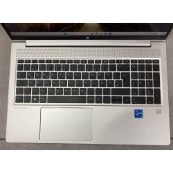 HP ProBook 850 G8, intel Core i5-1145G7 - 4GB DDR4, 256GB SSD. 15,6" FullHD, Windows 11 Pro